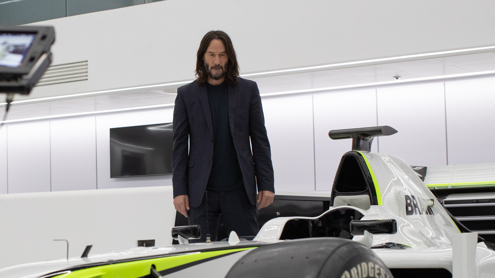 ¡Vuelve a la pista! Keanu Reeves anunció el regreso de Checo Pérez a F1