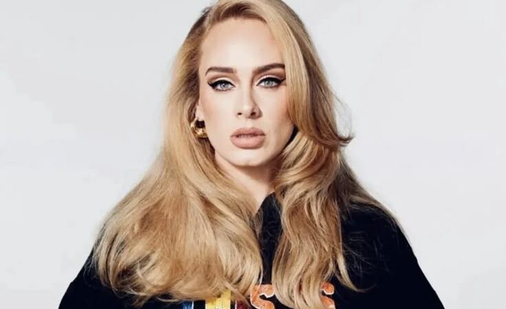 Adele estaría “en conversaciones” para encabezar el espectáculo de medio tiempo del Super Bowl 2026