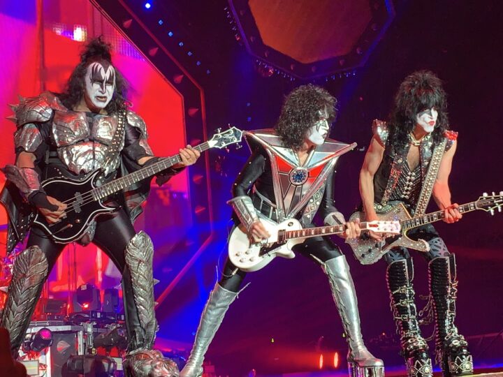 Gene Simmons no descarta que KISS actúe en el show de medio tiempo del Super Bowl de Turning Point USA