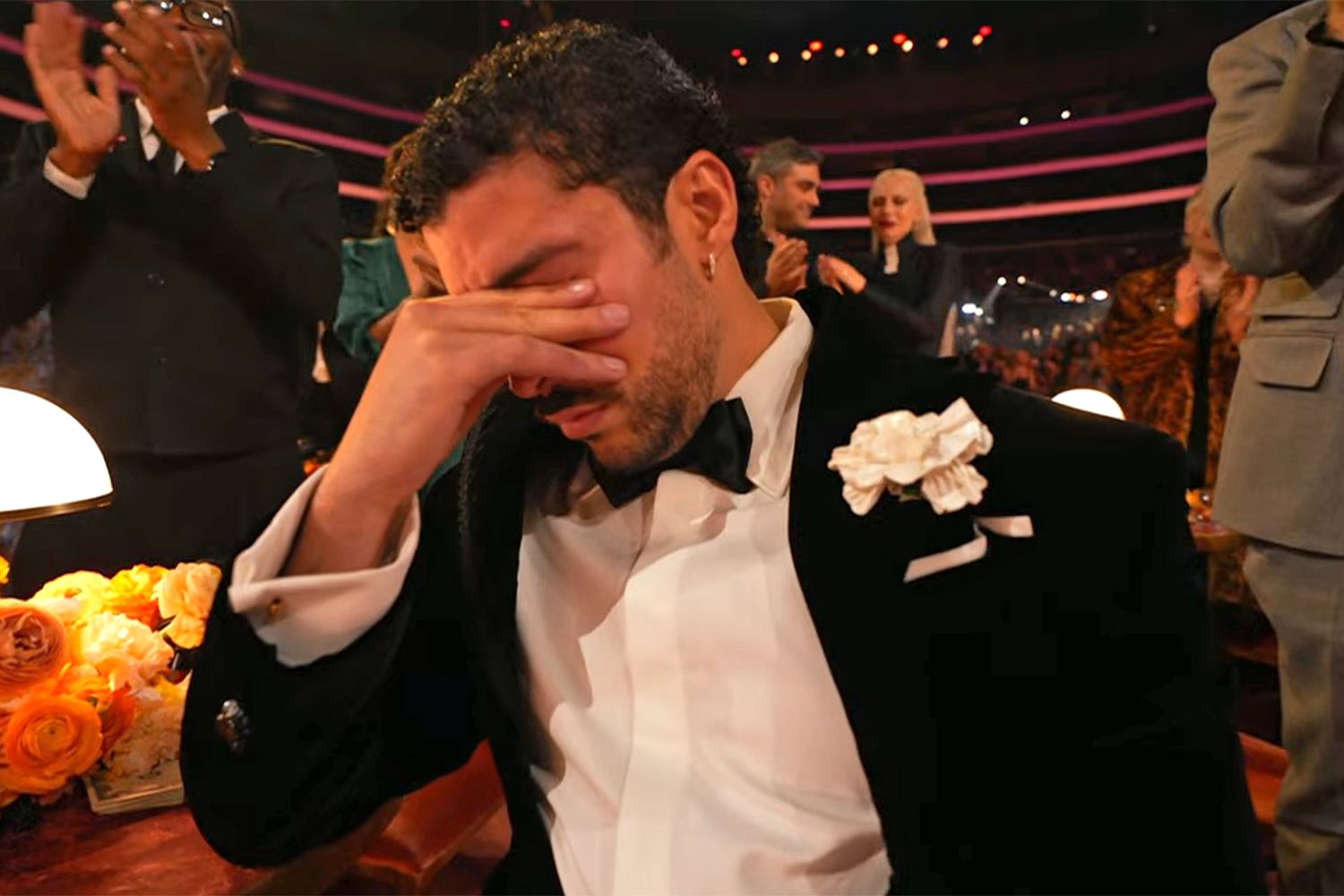 Por qué Bad Bunny estuvo solo en los Grammys 2026? La verdad tras su  comentada aparición - www.voltajemusic.com