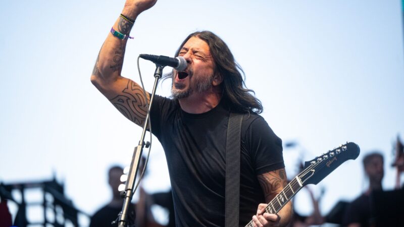 Dave Grohl desmiente el mito: La verdad sobre su voz y el alcohol en las giras