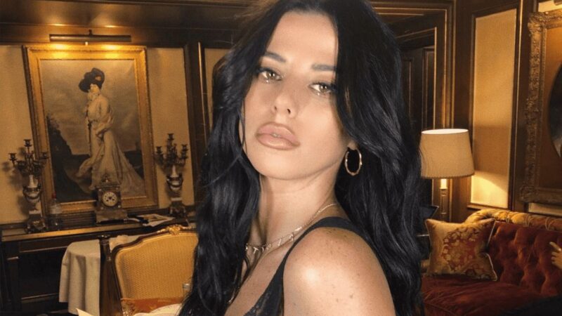 La exnovia de Callum Turner lo acusa de «esconderla» y lo contrasta con Dua Lipa